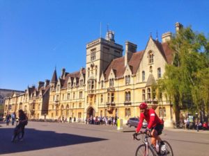 Oxford City - Oxford Dictionary: Photobomb