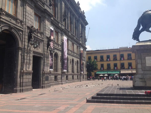 earthquakes in mexico city - square, rubble, debris