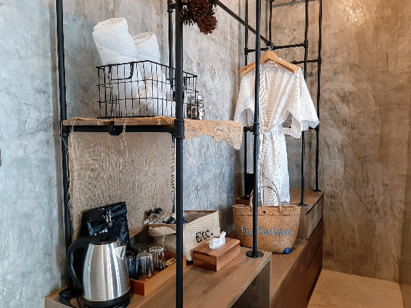 room at De' Anchor on Koh Sichang