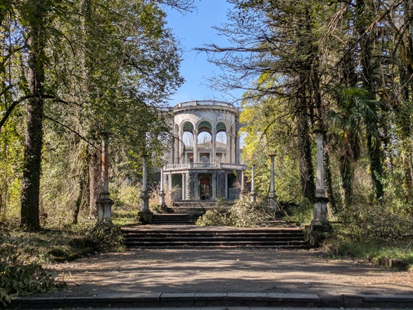 abandoned Soviet santatorium in Tskaltubo