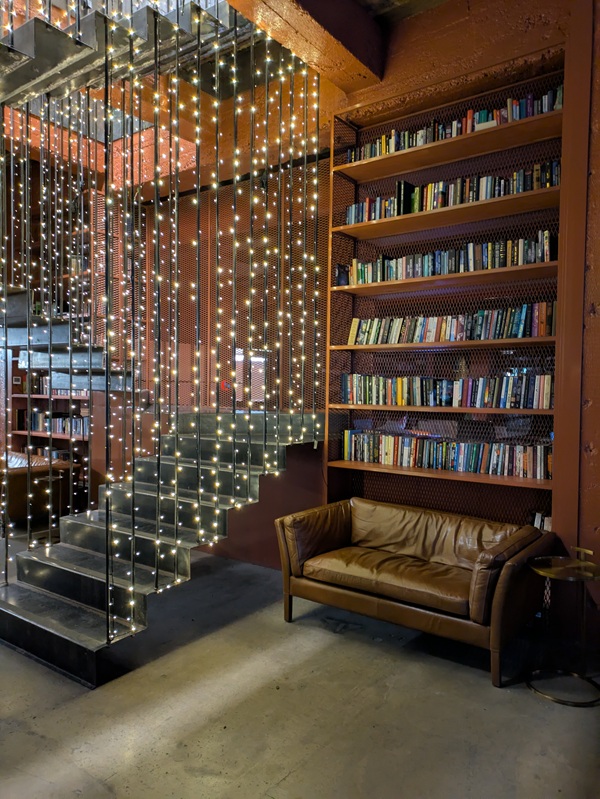 d block workspace in stamba with books