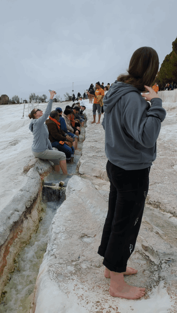crowds at pamukkale 1