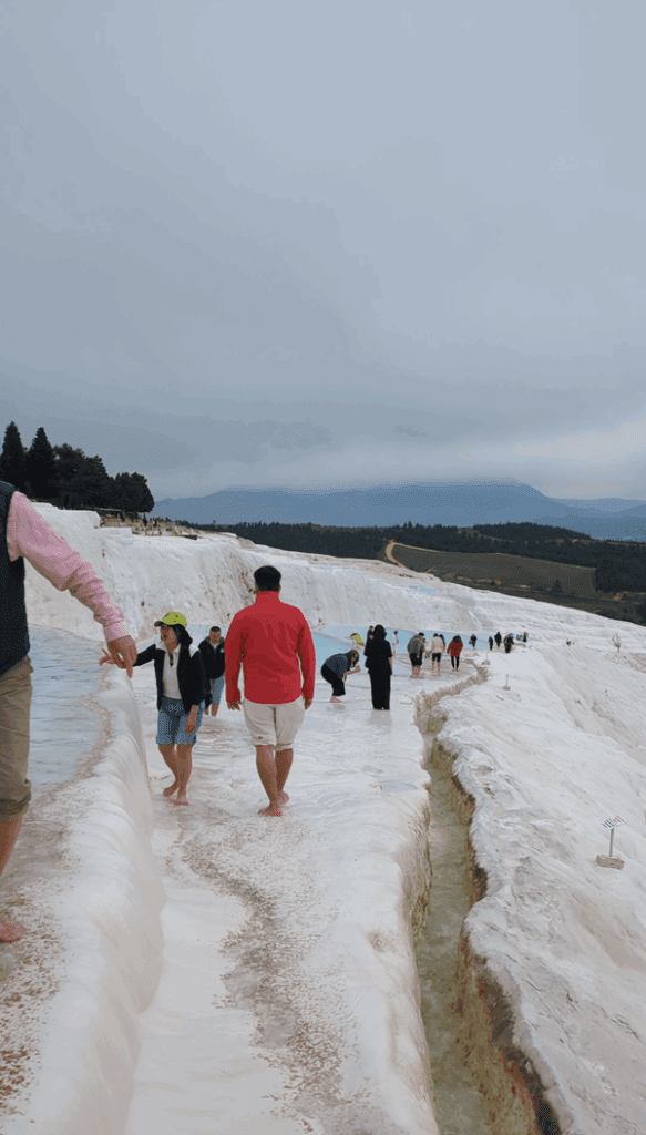 crowds at pamukkale 2