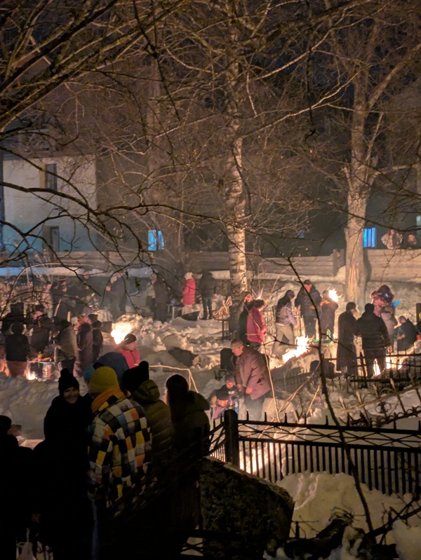 families gathering at lamproba festival