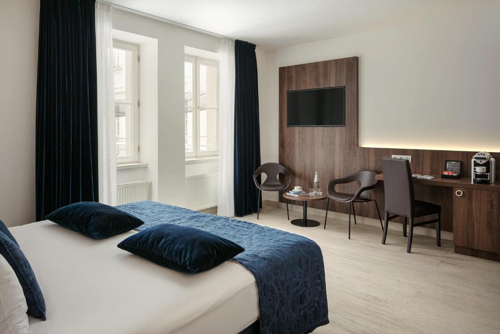 prague hotel deluxe room